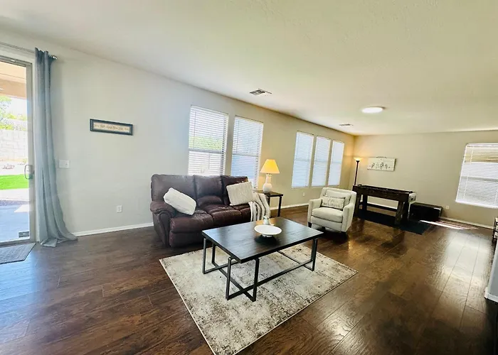 Comfy - Az Holiday home